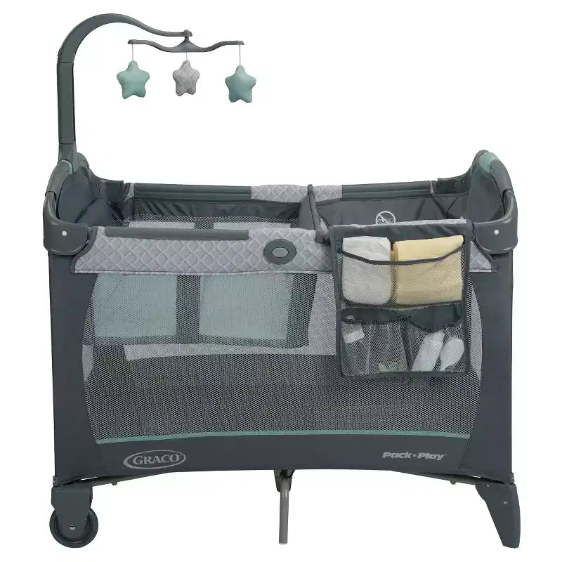 Graco Pack 'n Play Change 'n Carry Playard - Manor: Ruote Bloccabili, Fasciatoio, Giostrina per Culla, Borsa per il Trasporto