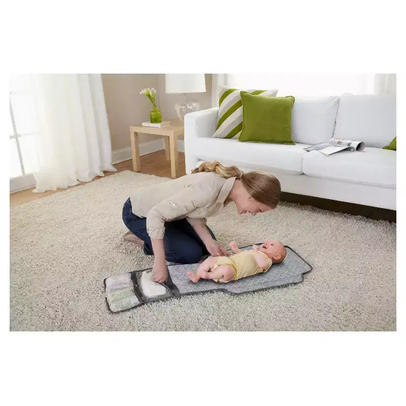 Graco Pack 'n Play Change 'n Carry Playard - Manor: Ruote Bloccabili, Fasciatoio, Giostrina per Culla, Borsa per il Trasporto