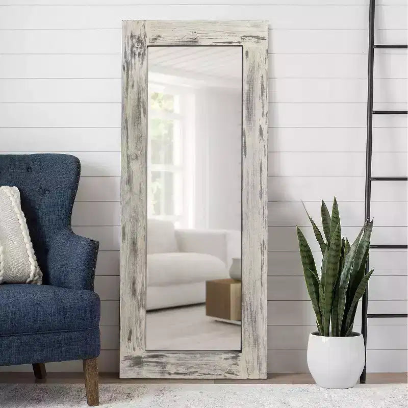 PexFix 24 pollici L x 58 pollici A Specchio a figura intera rettangolare da appoggio con cornice in legno massello stile Farmhouse, bianco anticato