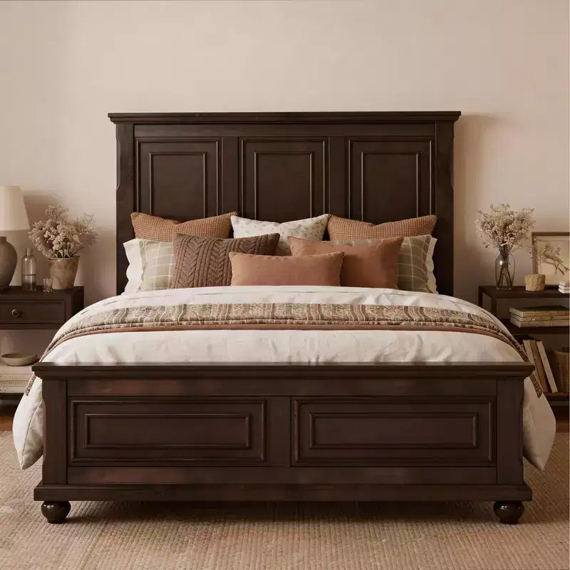 Letto a piattaforma Queen/King Size con testiera alta, struttura del letto in legno di pino vintage, stile tradizionale - ModernLuxe