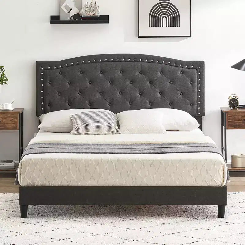 Struttura Letto Imbottita a Piattaforma con Testiera Regolabile Trapuntata a Bottoni e con Borchie Decorative, Supporto a Doghe in Legno, Silenziosa