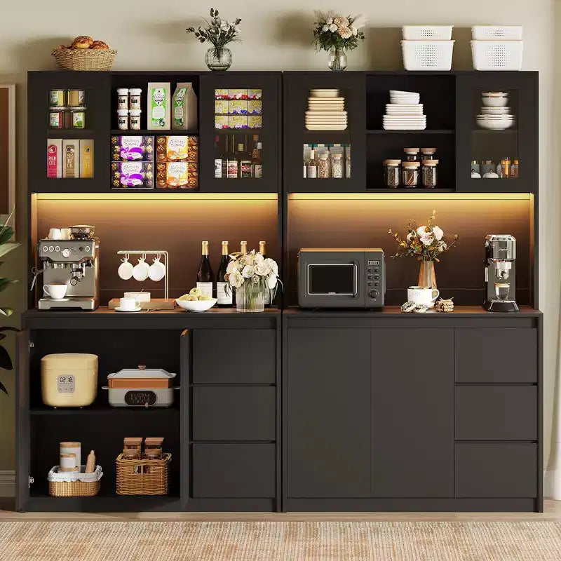 Dispensa alta da cucina da 180 cm con luci a LED e prese di corrente, supporto per microonde con anta in vetro, ripiani regolabili, 3 cassetti, design senza maniglie