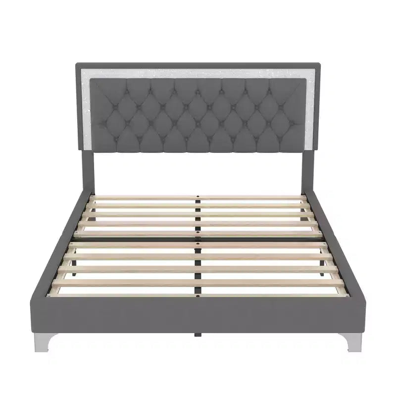 Set Whisen 3 pezzi, letto matrimoniale imbottito con piattaforma e due comodini