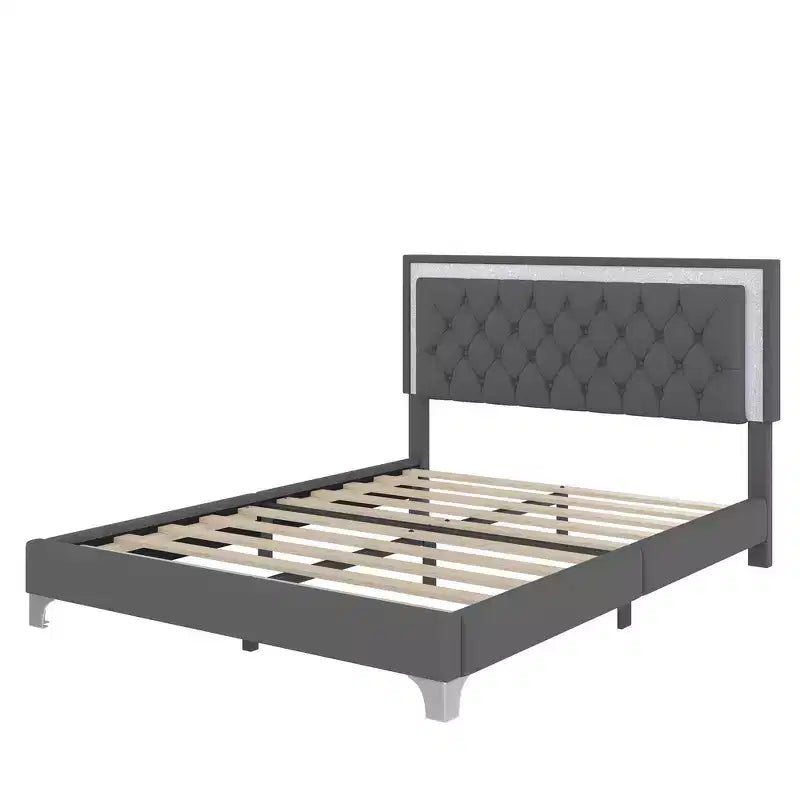 Set Whisen 3 pezzi, letto matrimoniale imbottito con piattaforma e due comodini