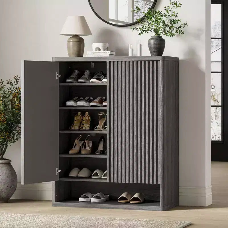 COZONY 31.5 Mobile Scarpiera con Ripiani Regolabili, Armadietto Portascarpe in Legno con Ante Scanalate per Ingresso Soggiorno