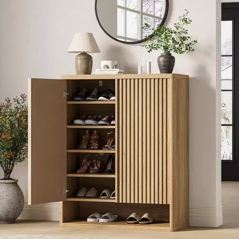 COZONY 31.5 Mobile Scarpiera con Ripiani Regolabili, Armadietto Portascarpe in Legno con Ante Scanalate per Ingresso Soggiorno