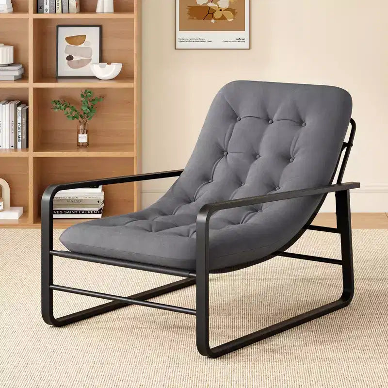 GDFStudio Ellis Poltrona moderna imbottita con struttura in metallo