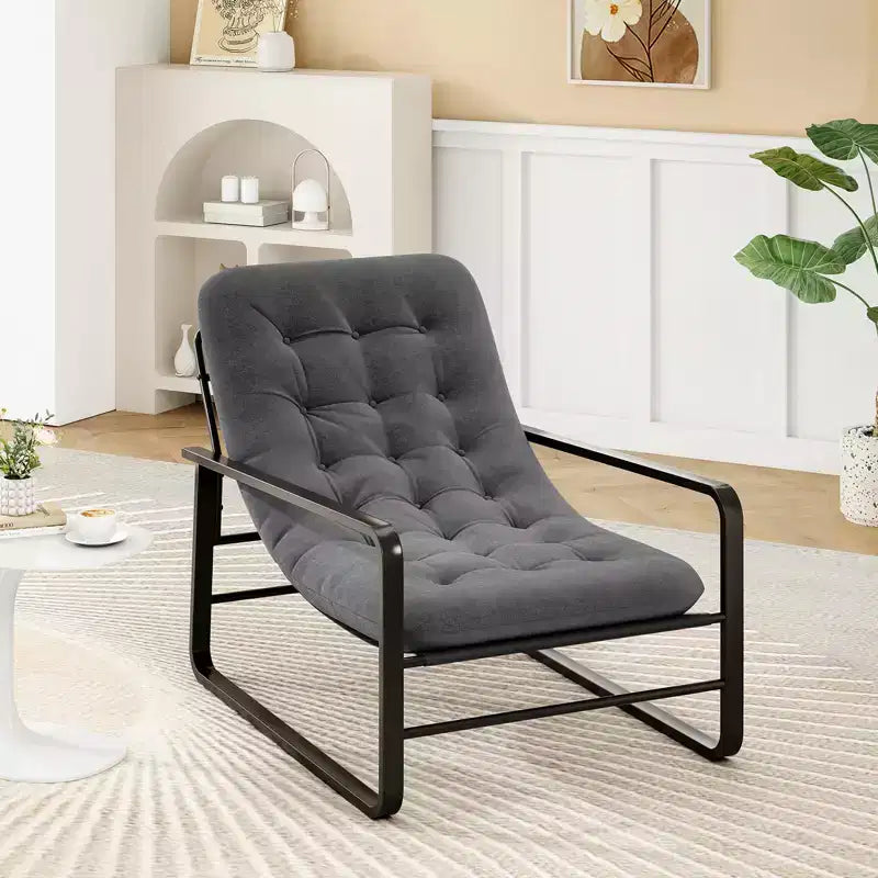 GDFStudio Ellis Poltrona moderna imbottita con struttura in metallo