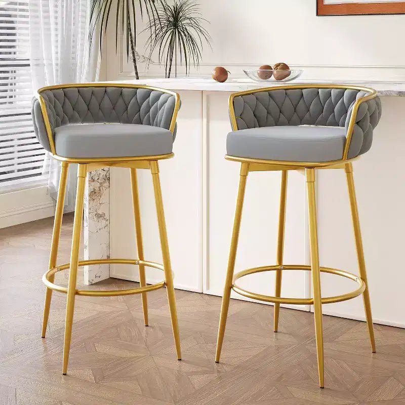TUYOHW Set di 2 Sgabelli da Bar Girevoli da 80 cm, Lussuosi Sgabelli da Bar con Base in Metallo Dorato e Schienale Intrecciato a Mano, Capacità 130 kg