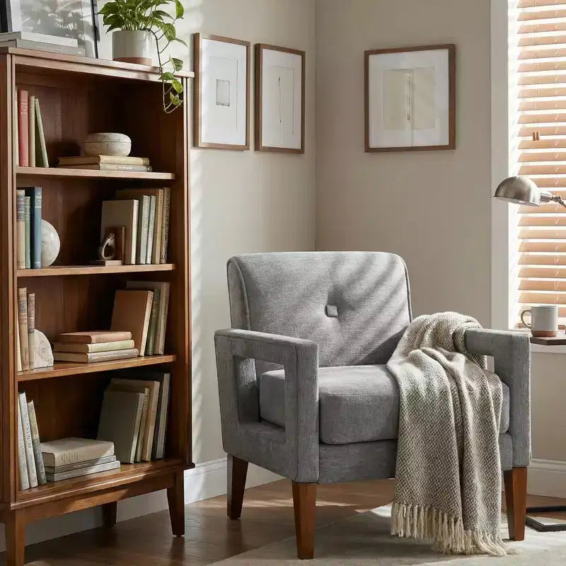 Poltrona moderna GDFStudio Mason in ciniglia con cuscino rimovibile