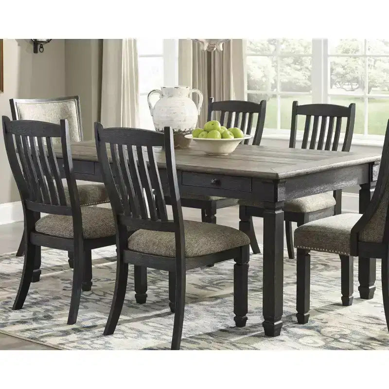 Tavolo da pranzo rettangolare Tyler Creek Marrone/Nero - Signature Design by Ashley