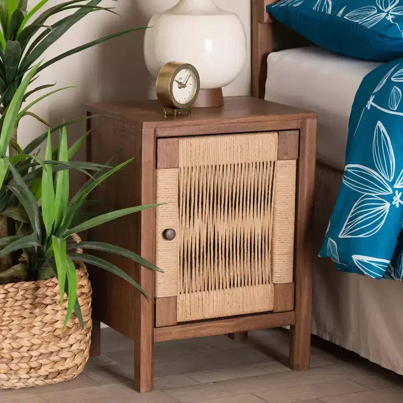 bali & pari Table de chevet Holitz en bois de bayur, Noyer brun/Marron clair : 21,7 po de hauteur, Aucun assemblage requis