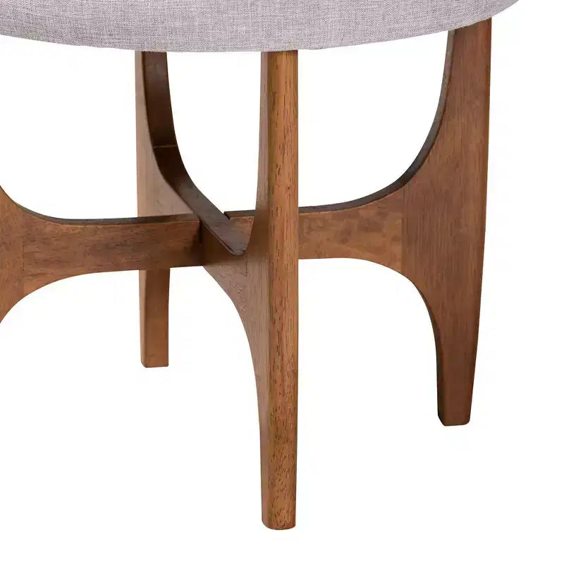 Poggiapiedi ottomano in tessuto e legno Theo grigio-beige/marrone noce - Baxton Studio