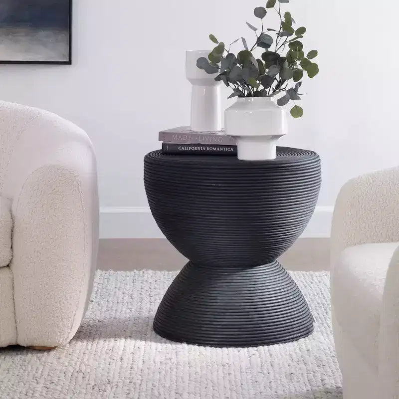 Tavolino rotondo Bongo Uttermost, 55,88 cm, in rattan nero macchiato