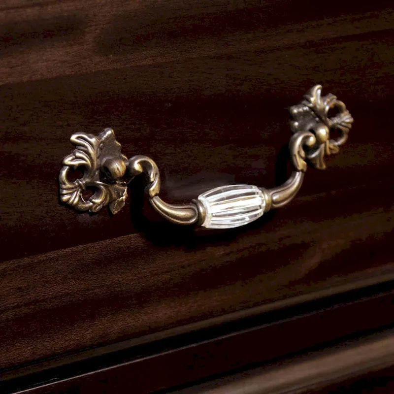 Traditional 2-piece 9-Drawer Dresser and Mirror Set